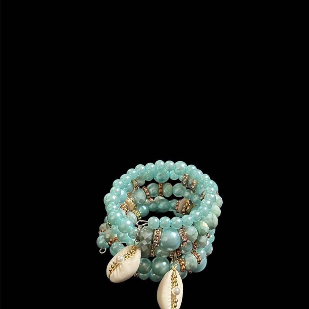 Turquoise Beaded Bracelet with Shell Accents - Picture 9 of 9
